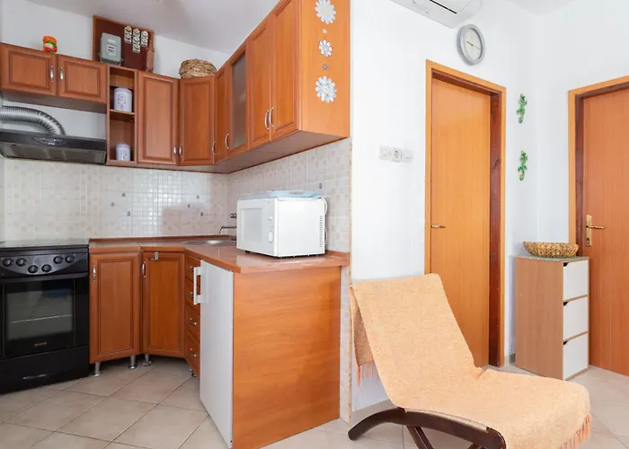 Apartman Mara Near The - Ta Leut Agency *