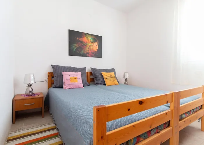 Mara Near The - Ta Leut Agency Privlaka (Zadar)